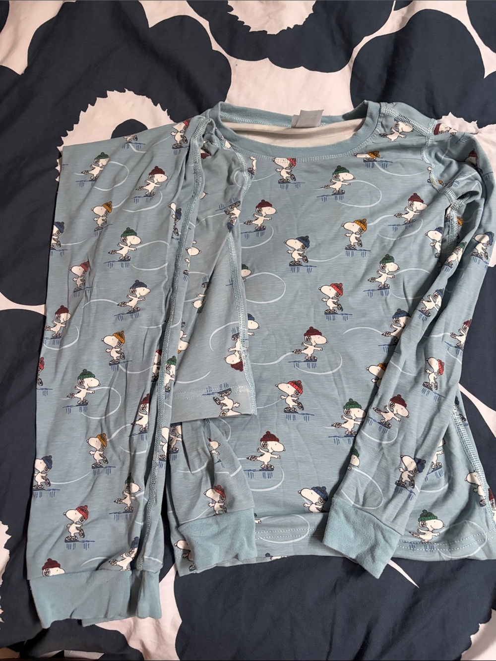 Hanna Andersson Light Blue Snoopy Skate Pajama Set with Multicolor Hats